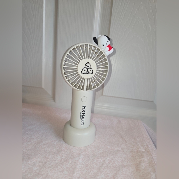 Sanrio Pochacco Handheld Fan – Portable USB/ Battery Powered (New, No Box) - Picture 2 of 4